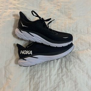 Hoka Clifton 8 Brand new size 7.5 black and white shoes